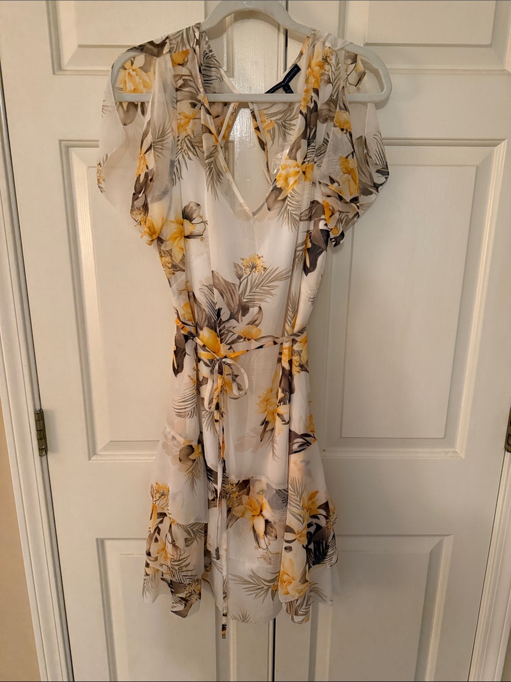 White House Black Market Ecru Floral Blouson - Soft Yellow & Gray Accents